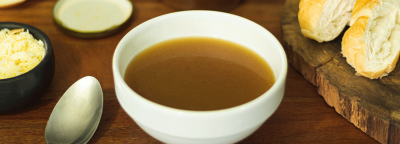 Entenda melhor sobre a importância do caldo de ossos e porque o ideal é consumi-lo juntamente com carnes